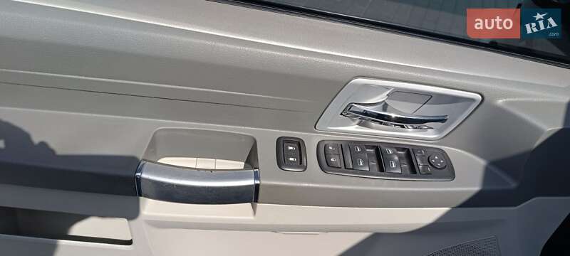 2008 chrysler gr-voyager