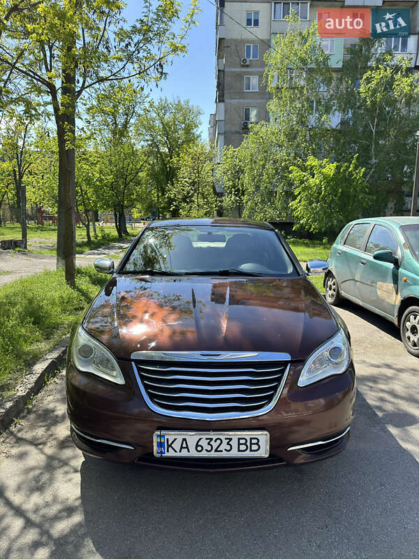 2013 chrysler 200
