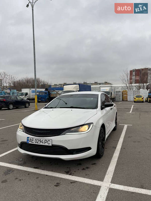 2015 chrysler 200