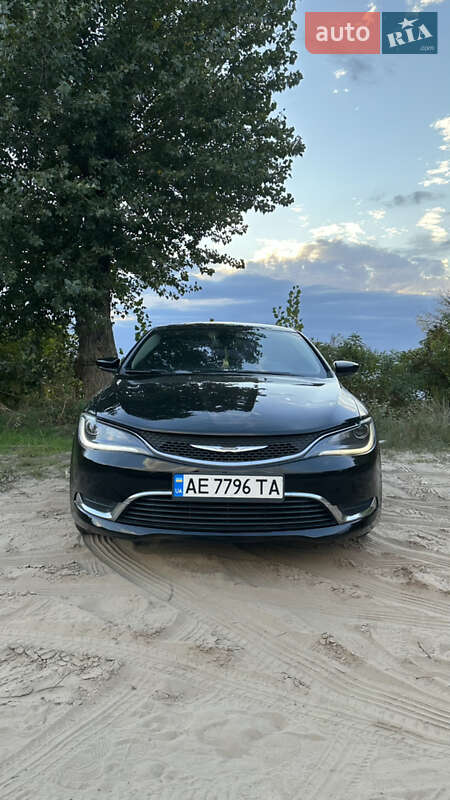 2015 chrysler 200