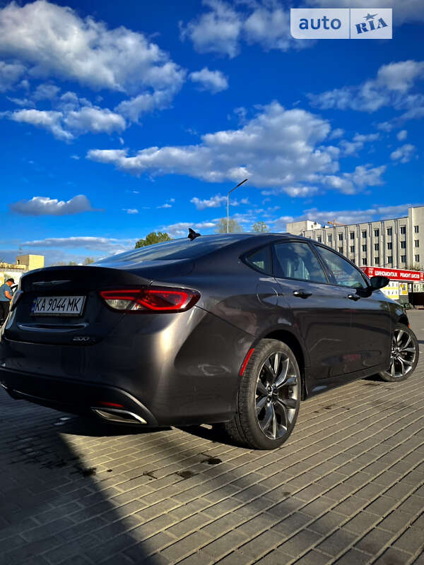 2014 chrysler 200s