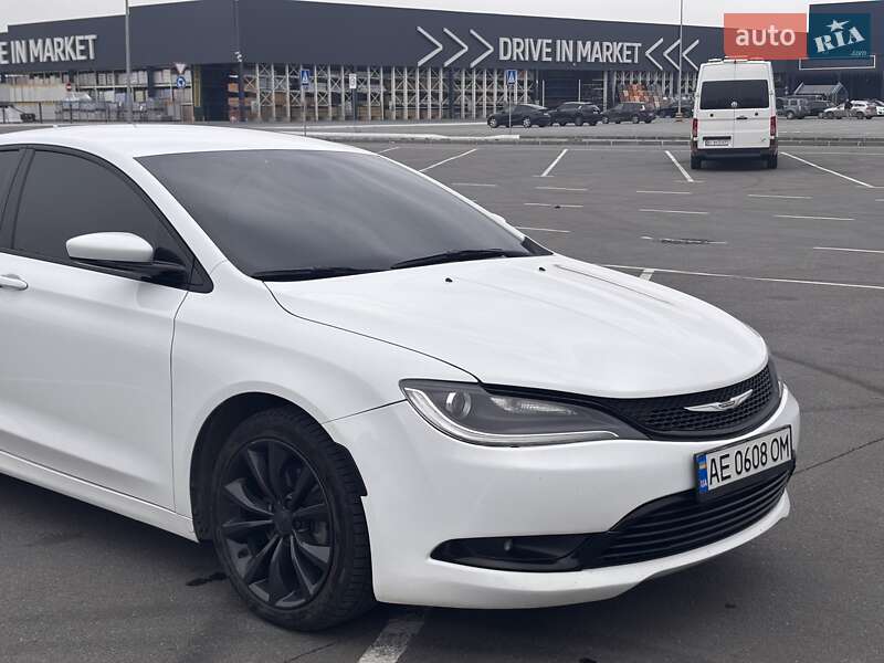2015 chrysler 200