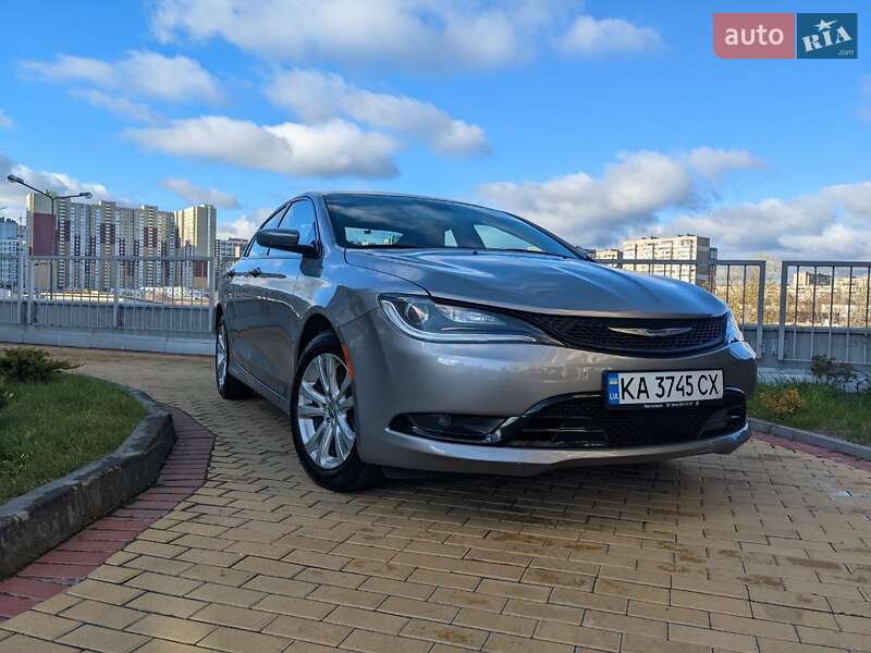 2015 chrysler 200s