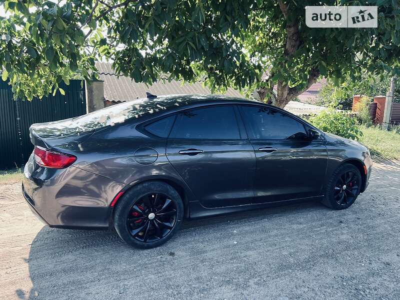 2015 chrysler 200s