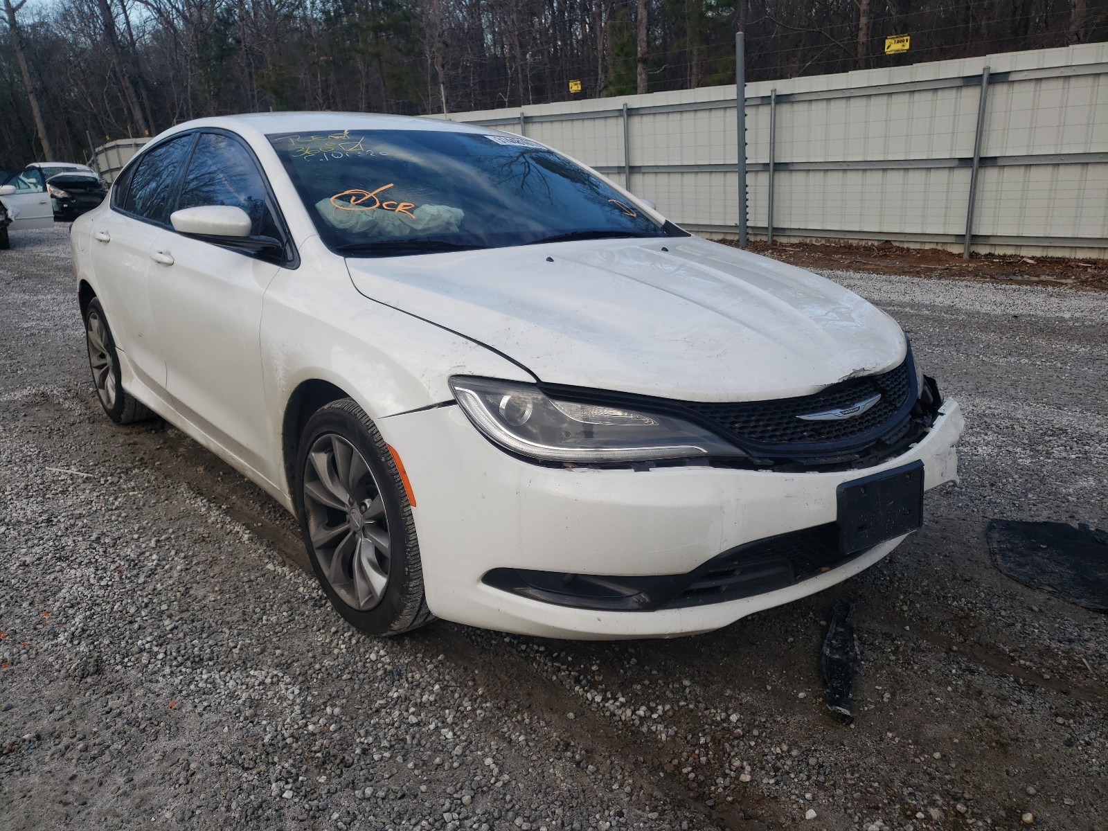 2015 chrysler 200 s