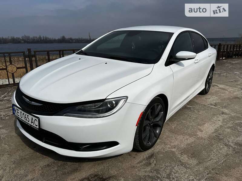 2015 chrysler 200s