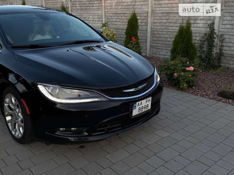 2014 chrysler 200 c