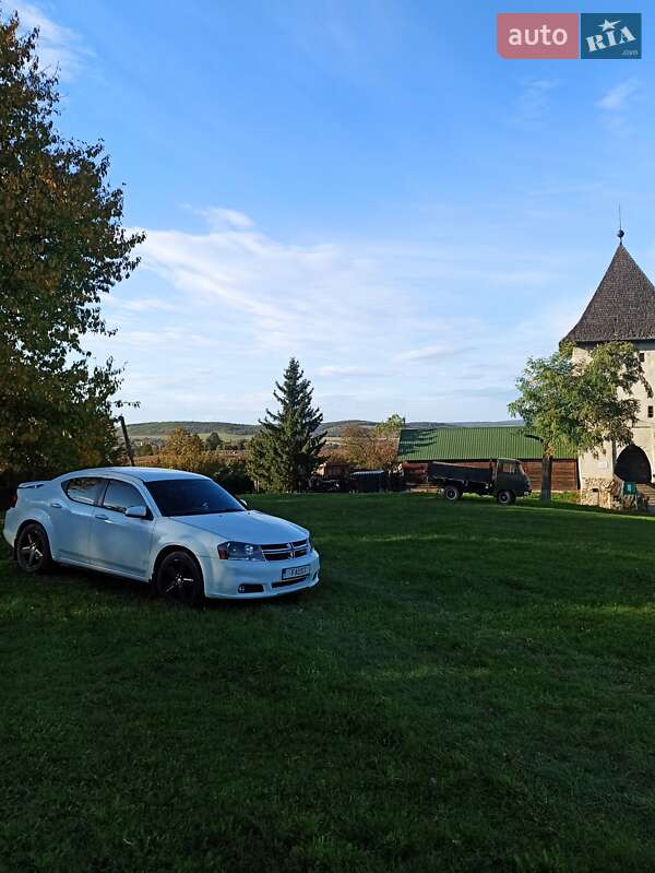 2013 dodge avenger