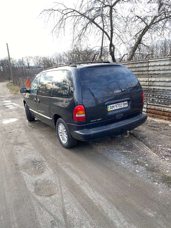 1999 dodge ram van