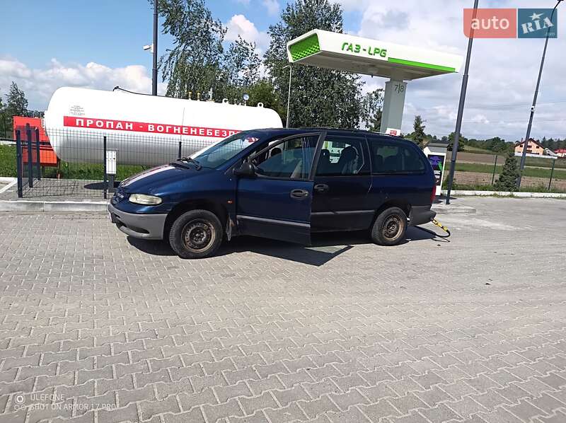 1999 chrysler gr-voyager