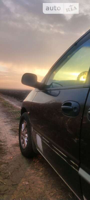 2000 dodge ram van