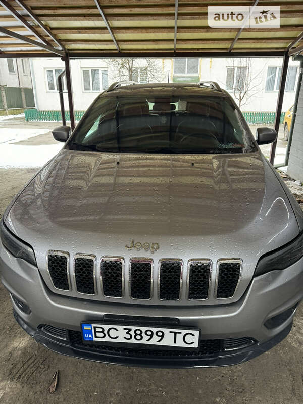 2019 jeep cherokee