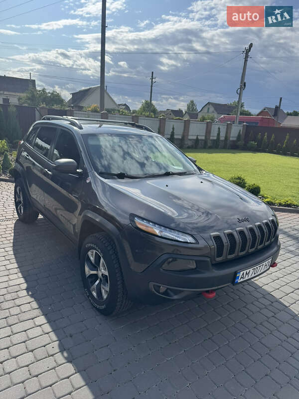 2017 JEEP Cherokee