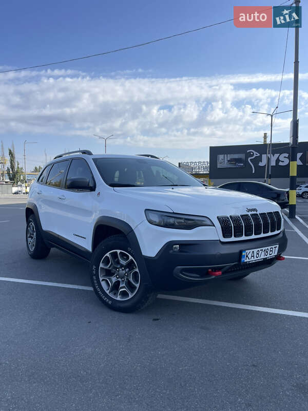 2019 jeep cherokee
