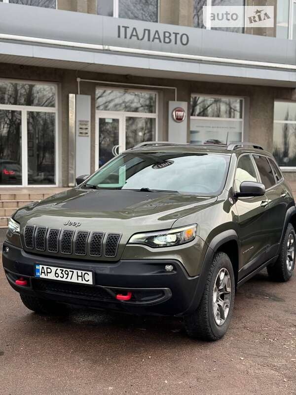 2019 JEEP Cherokee
