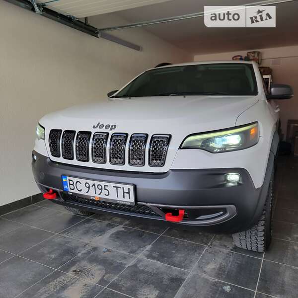 2019 jeep cherokee