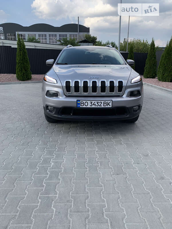 2017 JEEP Cherokee