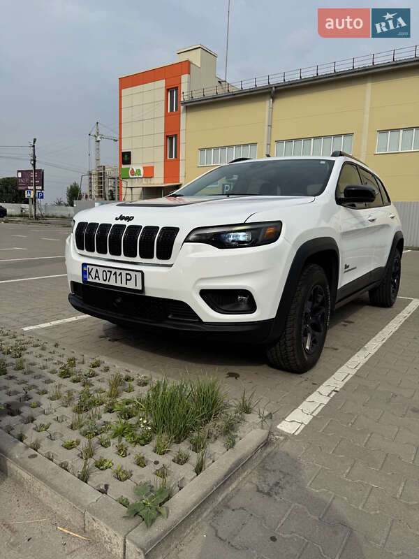 2022 jeep cherokee