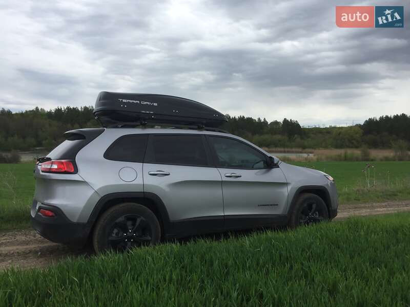 2017 jeep cherokee