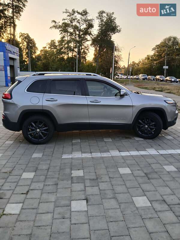 2016 jeep cherokee