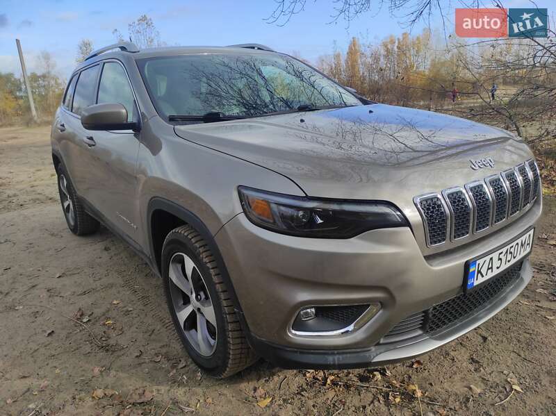 2020 jeep cherokee