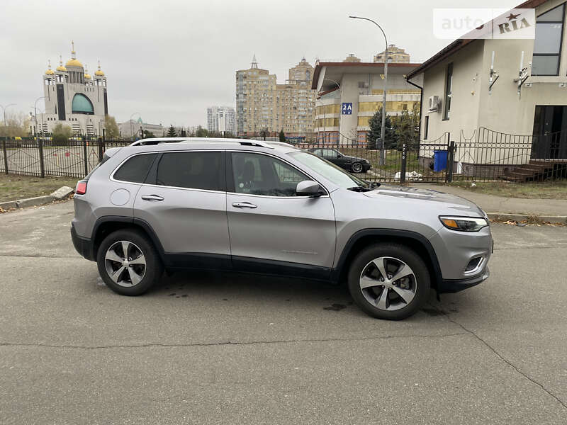 2019 jeep cherokee