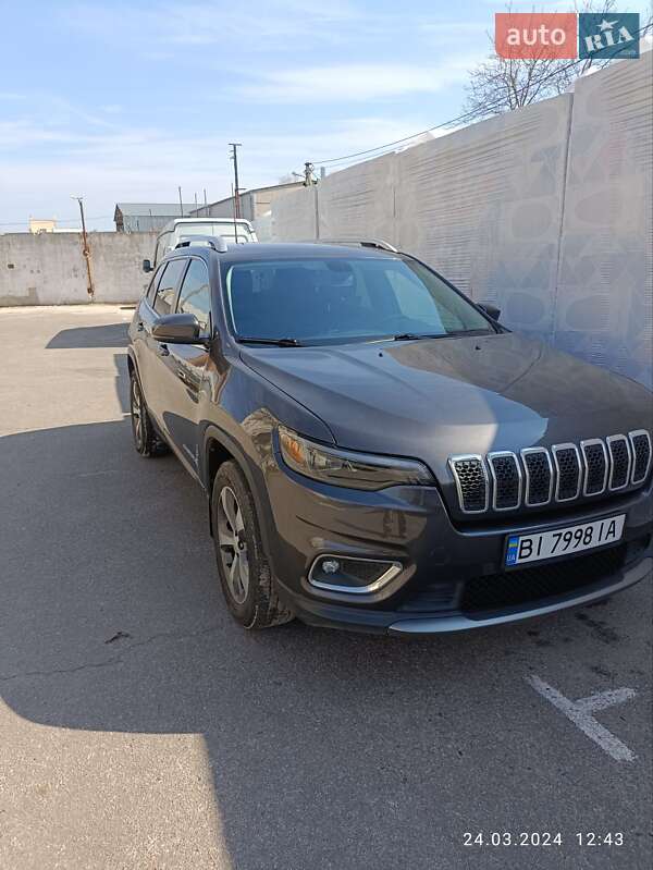 2019 jeep cherokee
