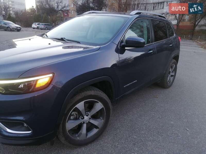 2019 jeep cherokee