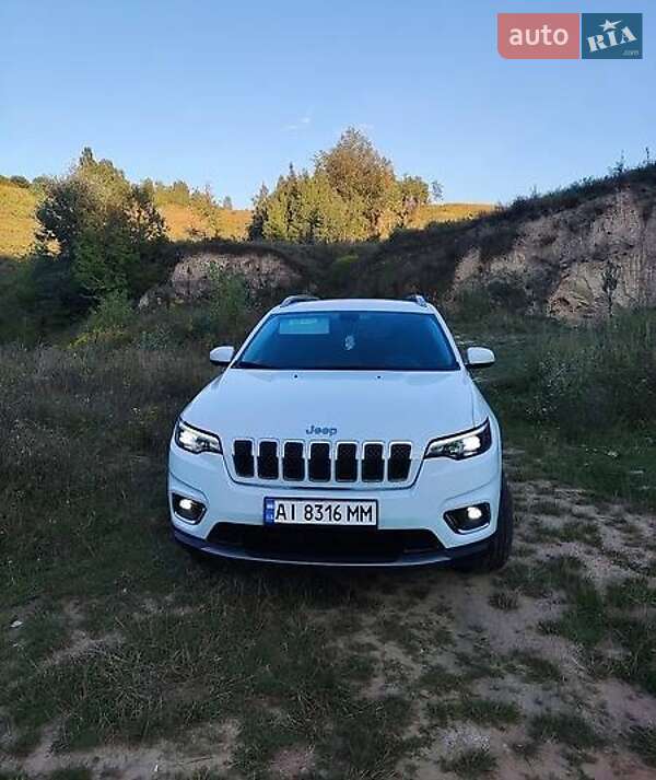 2019 jeep cherokee