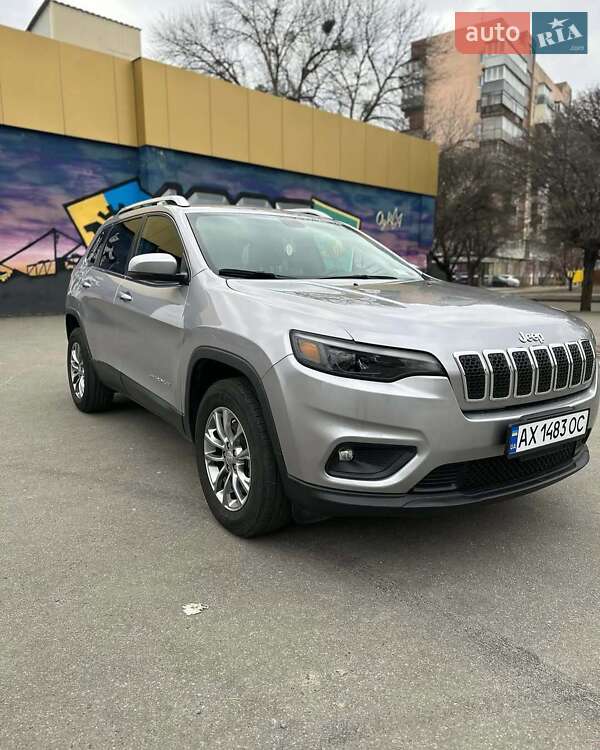 2019 jeep cherokee