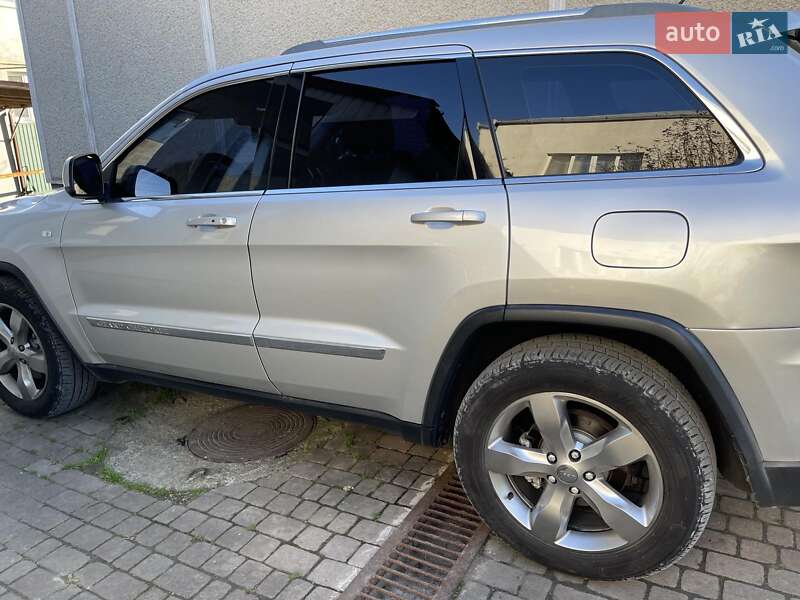 2011 jeep grand cherokee