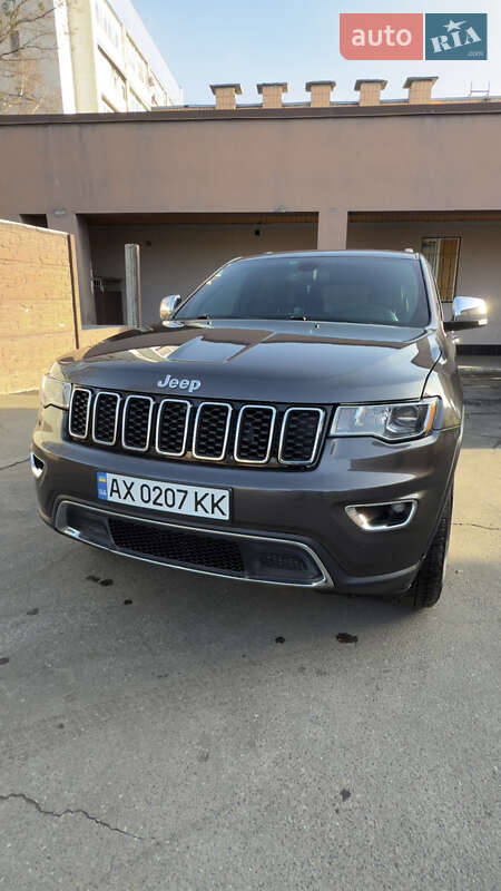 2020 jeep grand cherokee