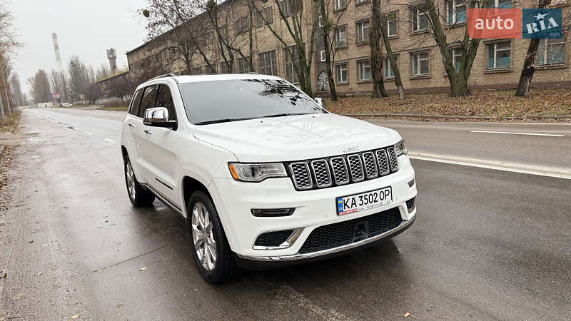 2020 jeep grand cherokee