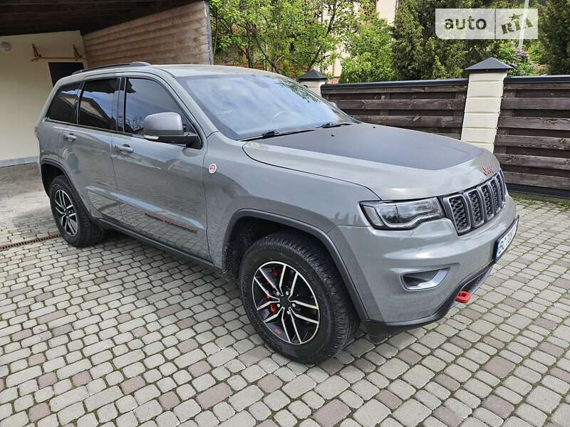 2020 jeep grand cherokee