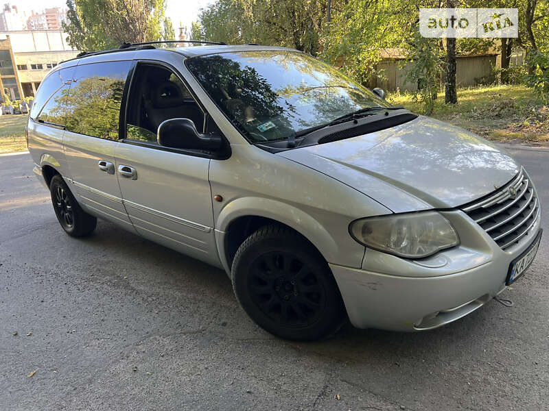 2005 chrysler gr-voyager