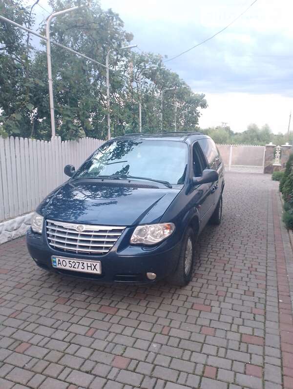 2005 chrysler gr-voyager