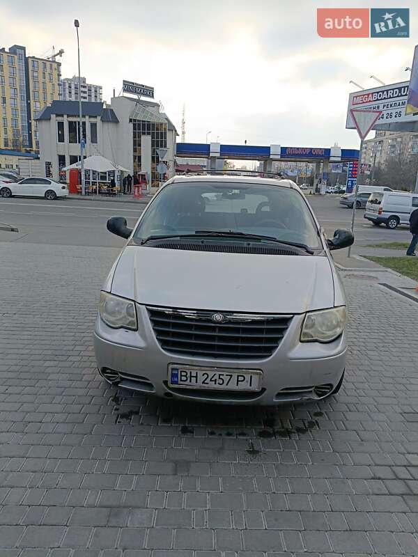 2004 chrysler voyager