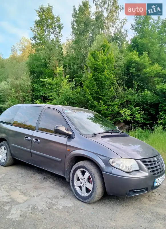 2004 chrysler voyager