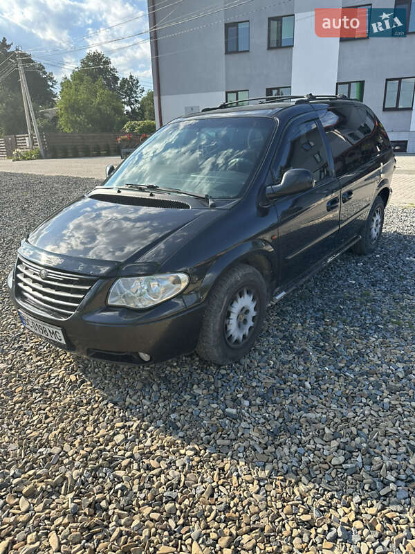 2004 chrysler voyager