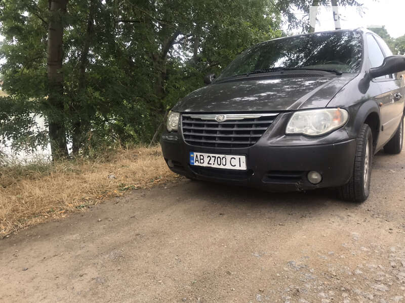 2005 chrysler voyager