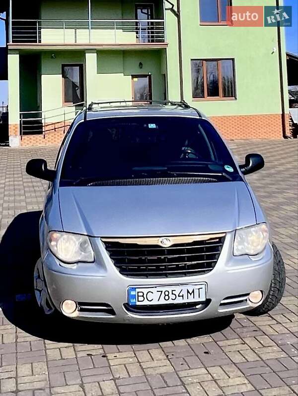 2004 chrysler voyager