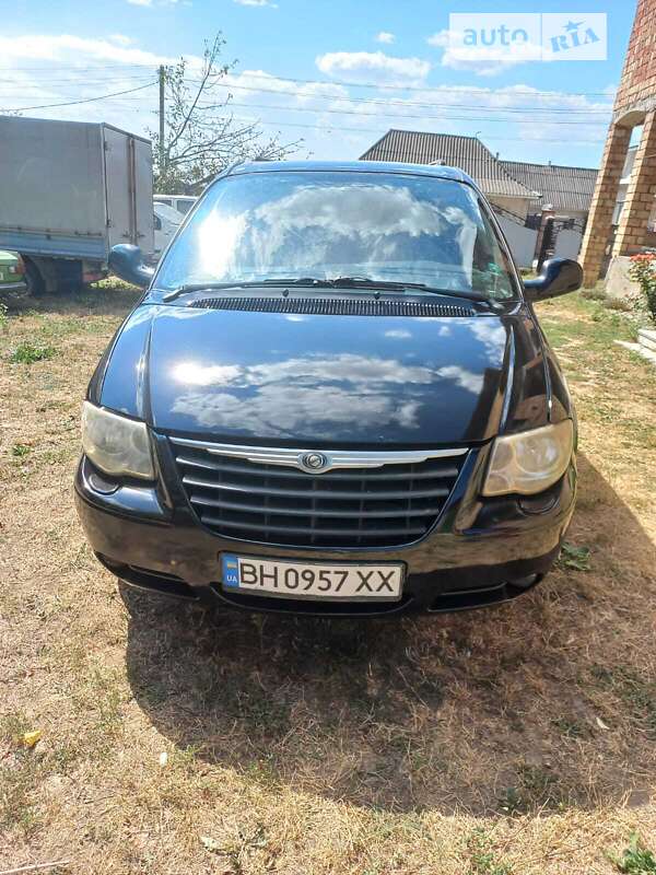 2004 chrysler voyager
