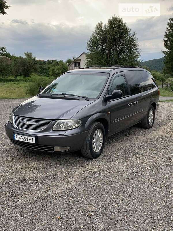 2004 chrysler gr-voyager
