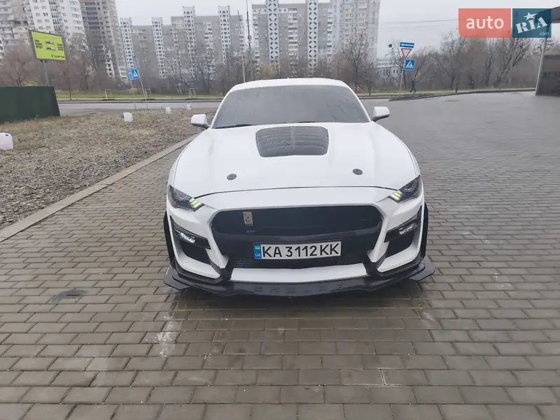 2020 ford mustang