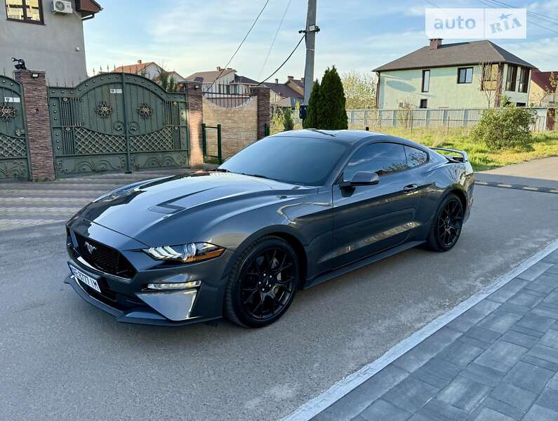 2019 ford mustang
