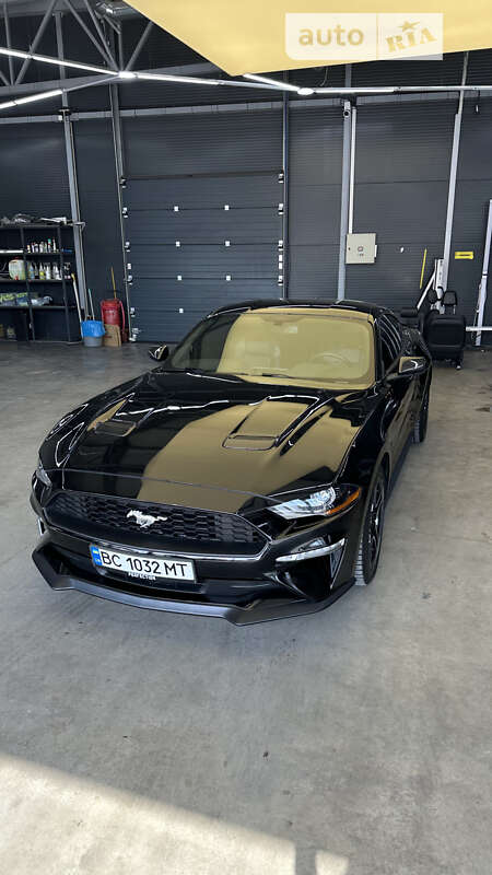 2019 ford mustang