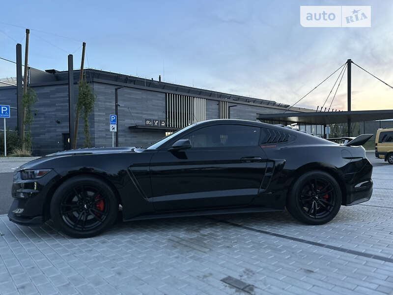 2017 ford mustang