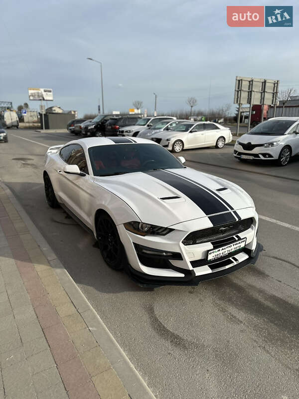 2019 ford mustang