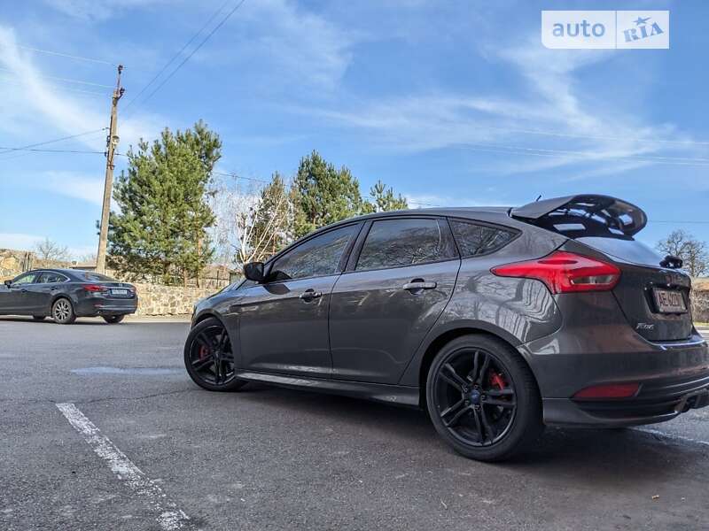 2016 ford focus