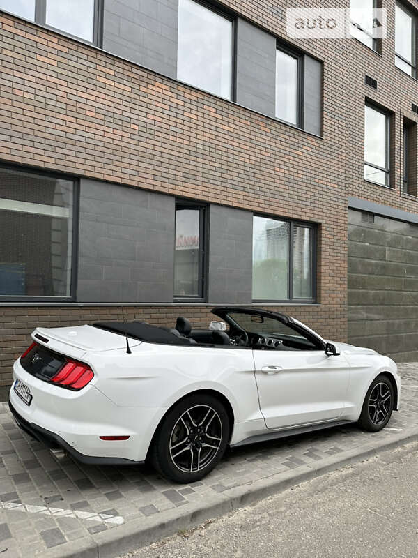 2020 ford mustang